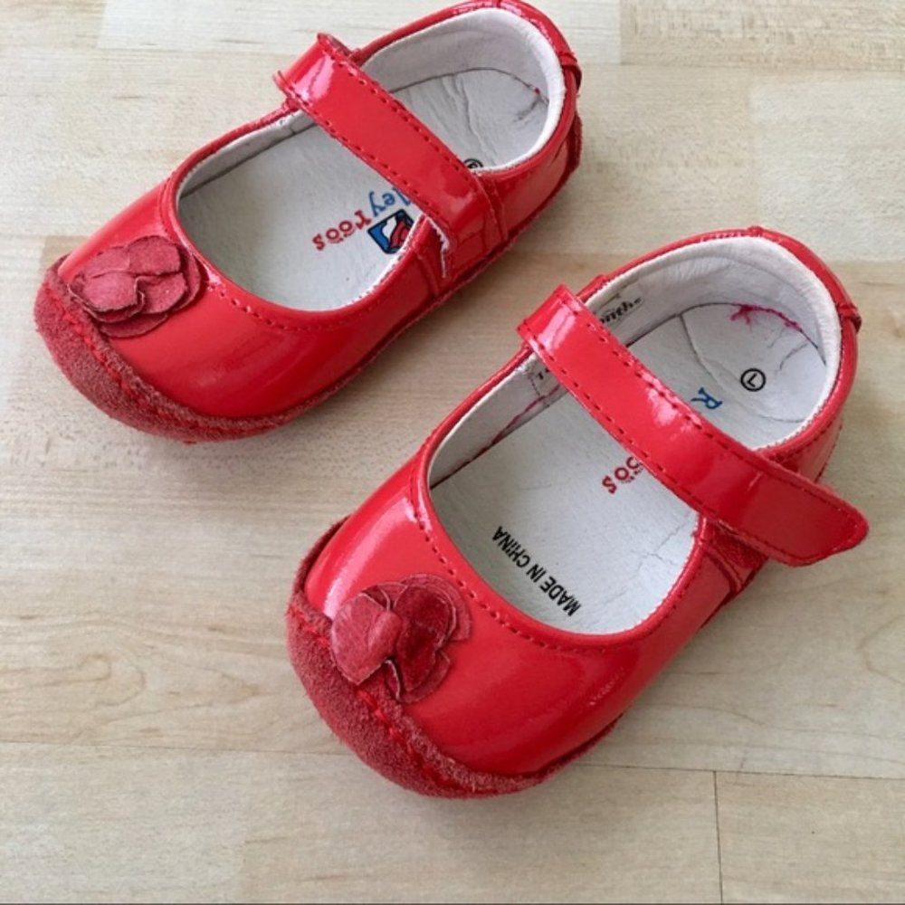 red patent leather Mary Janes 18-24 months toddler shoes